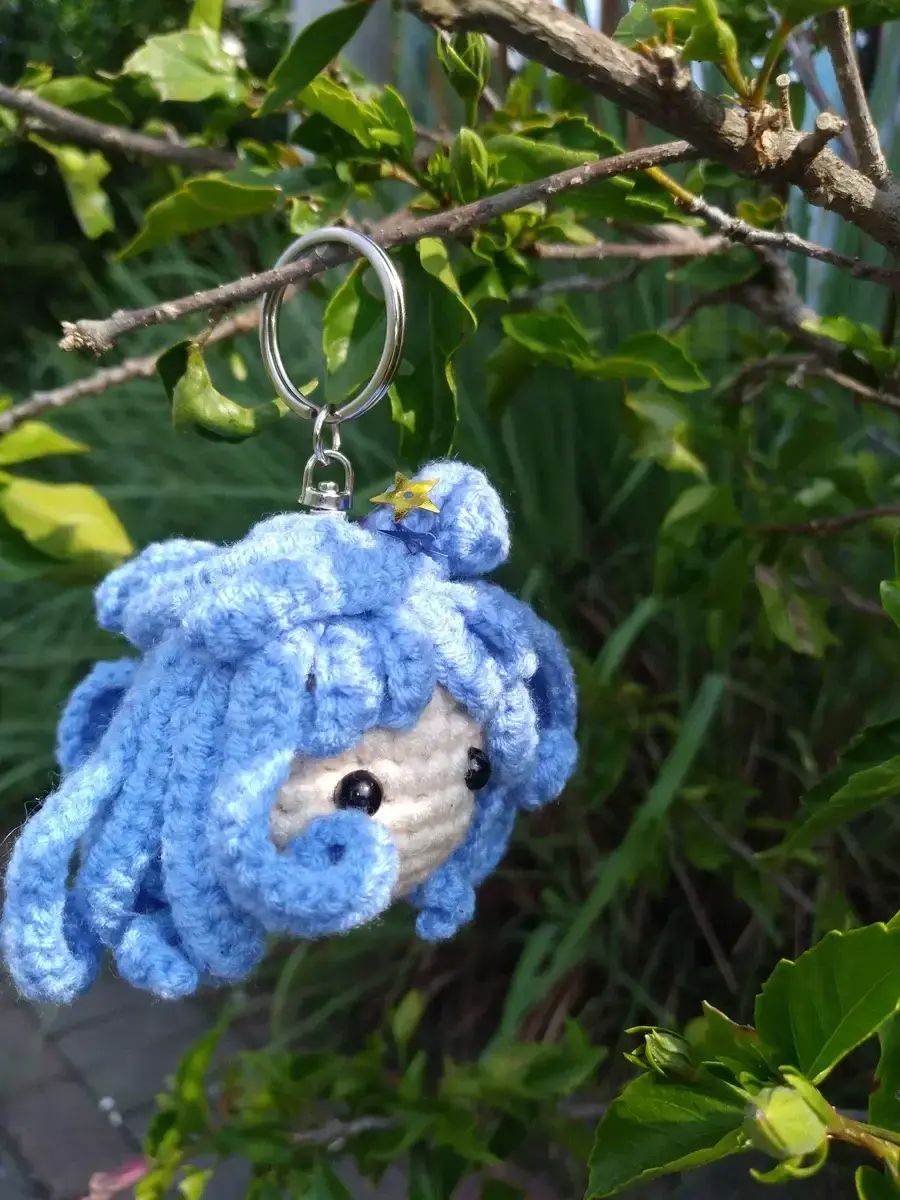 Keychain cewe robin tampak depan