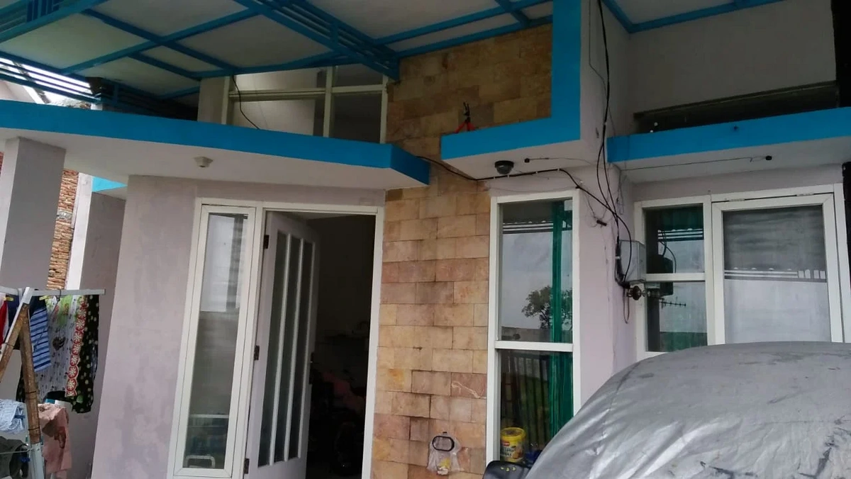 Teras Rumah Cluster Bandungrejosari