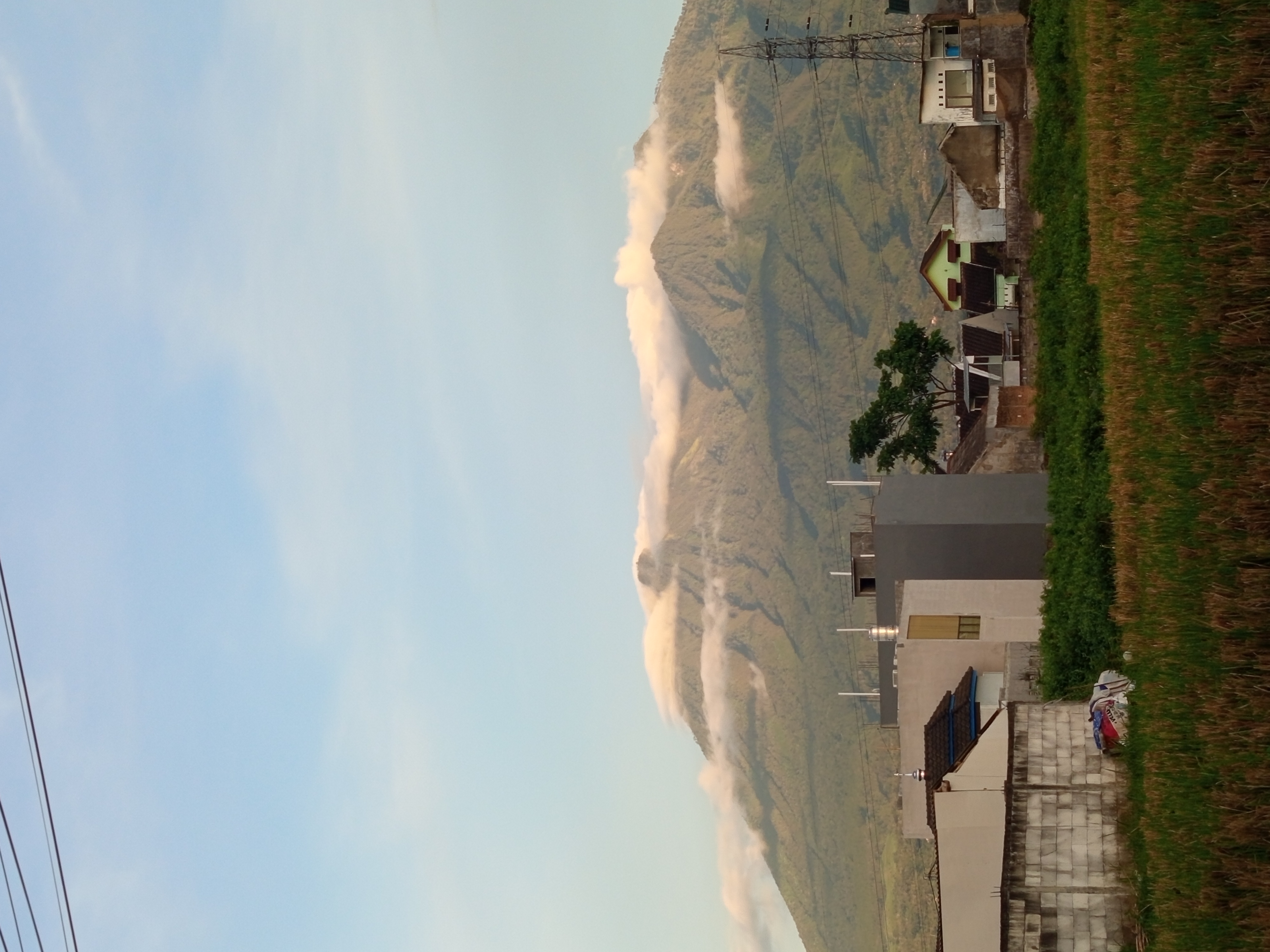 Pemandangan sawah dan gunung dari lokasi tanah dijual di Sukun Malang